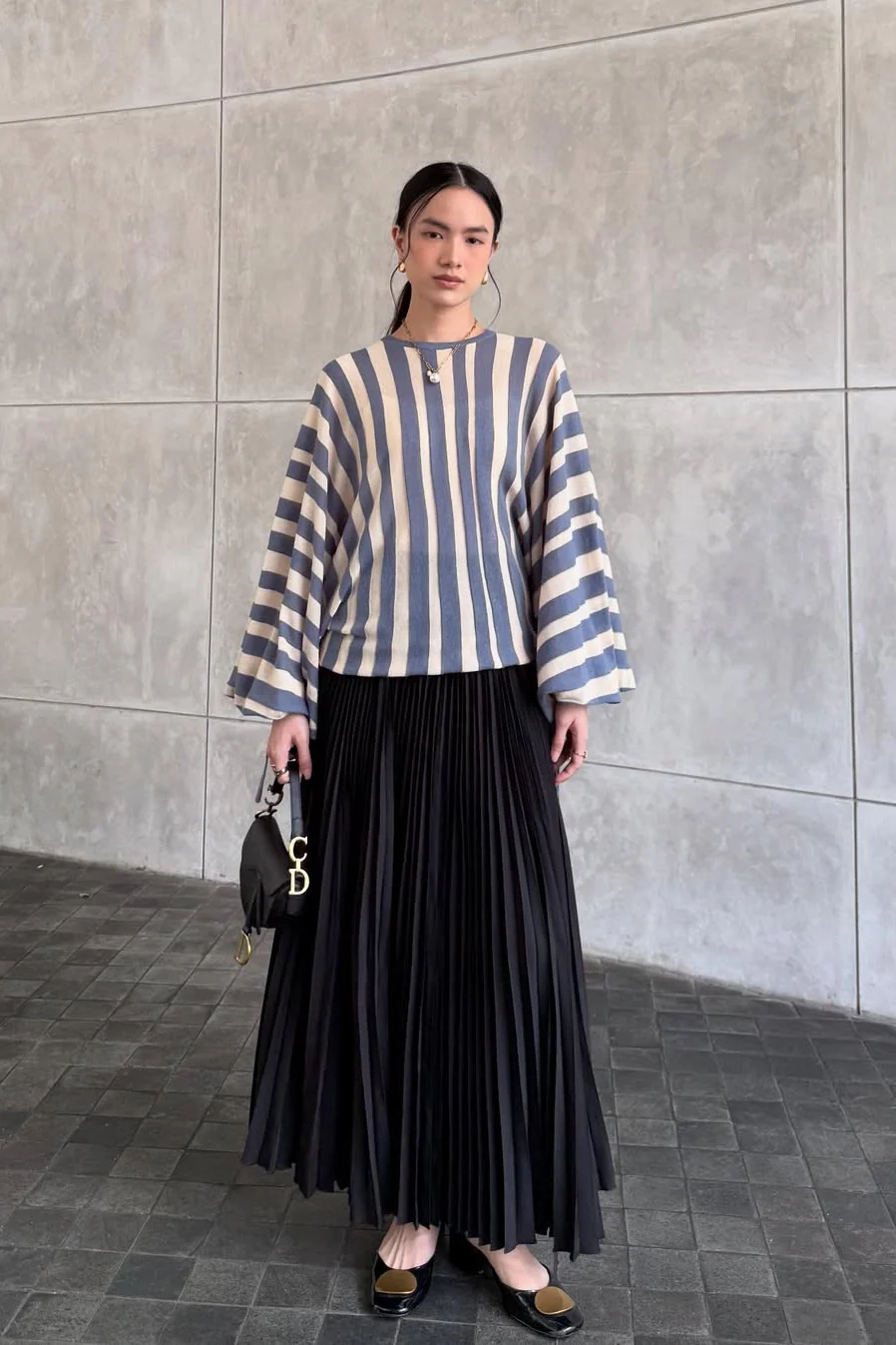 Alone Sweater - Sweater Rajut Wanita Oversized Premium Look And Comfy Wear - Image 4