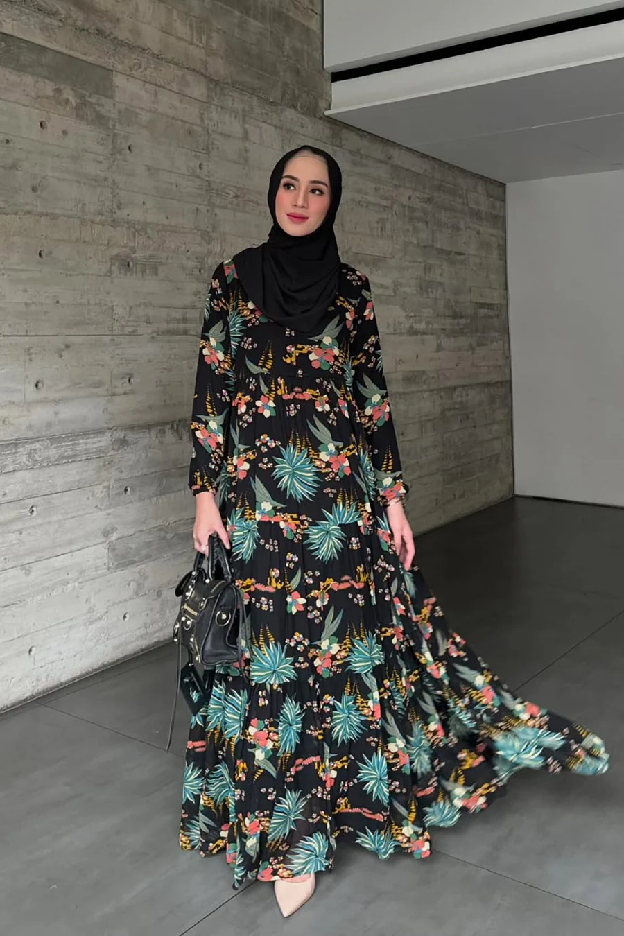 Amara Dress Special Edition - Maxi Dress Motif Bunga - Image 5