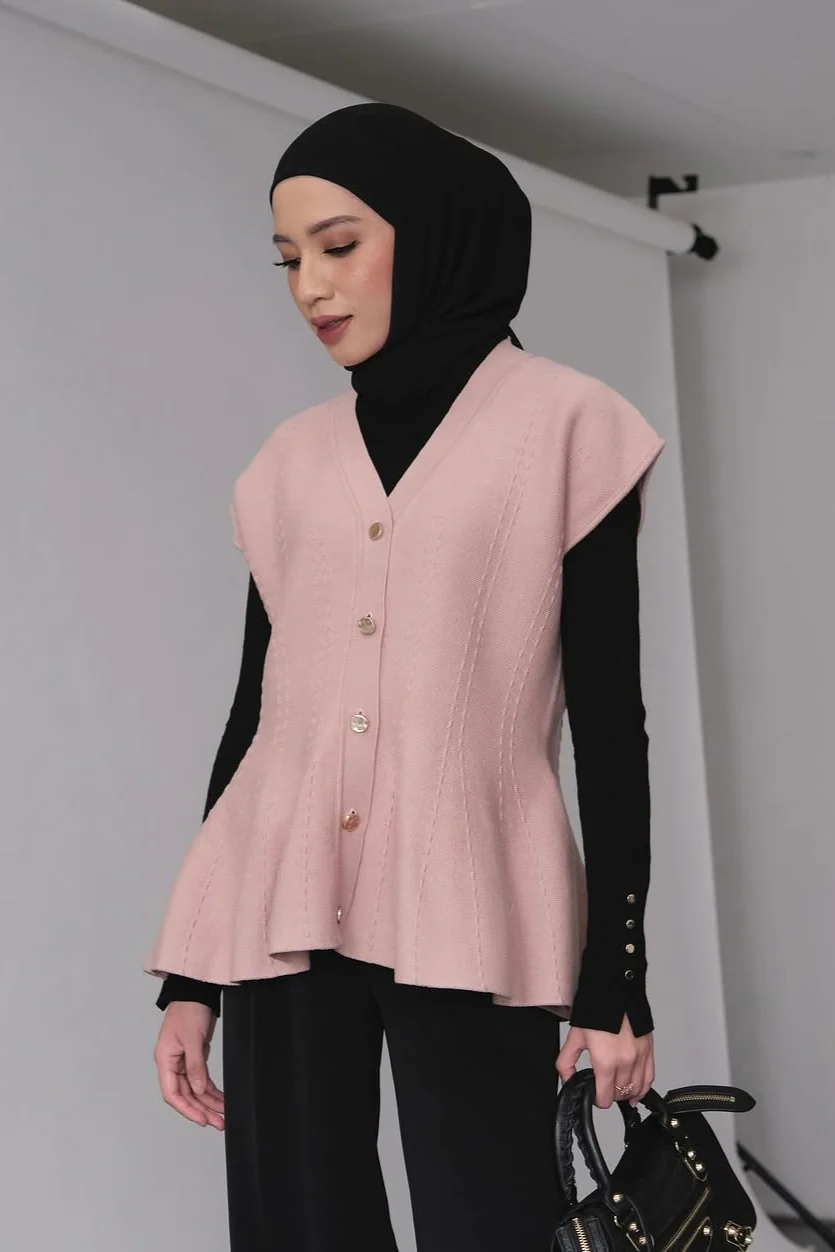 Cheer Vest - Rompi Rajut Wanita Bahan Knit Lengan Putung - Image 3
