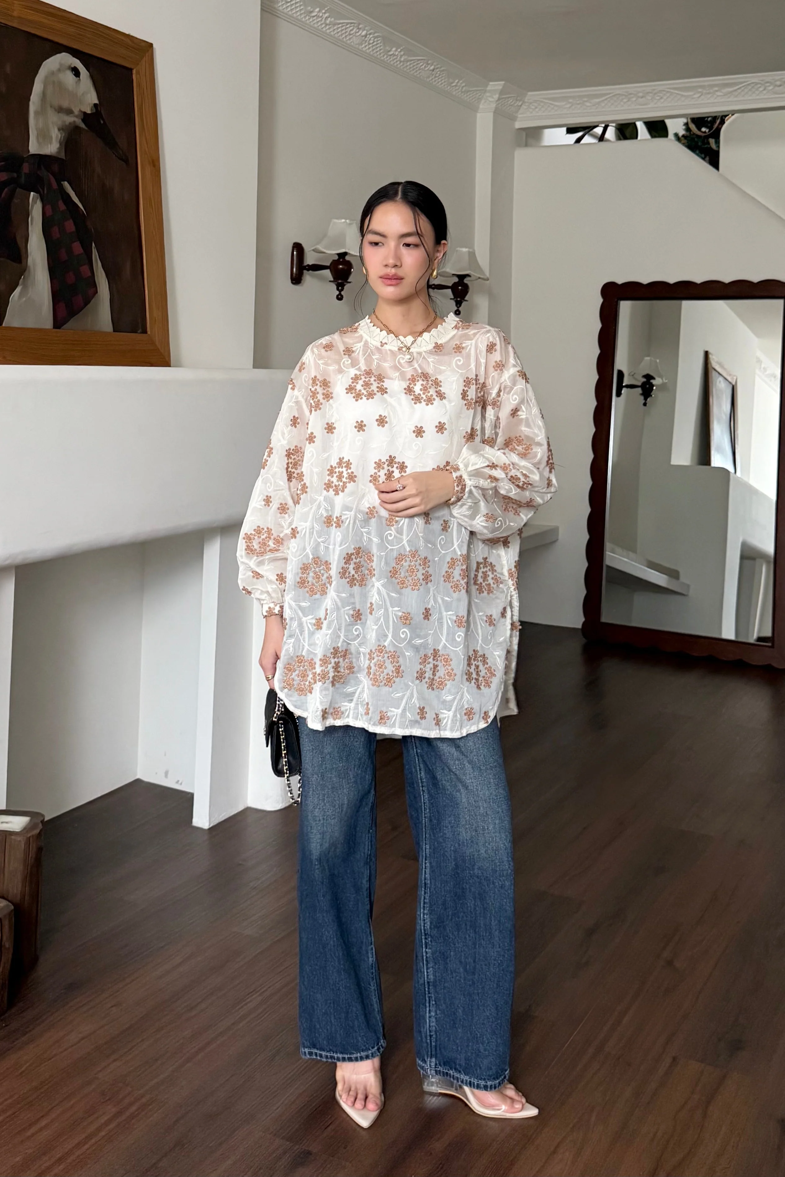 Bella Blouse - Blouse Wanita Detail Embroidery Cantik Mewah Menawan - Image 4