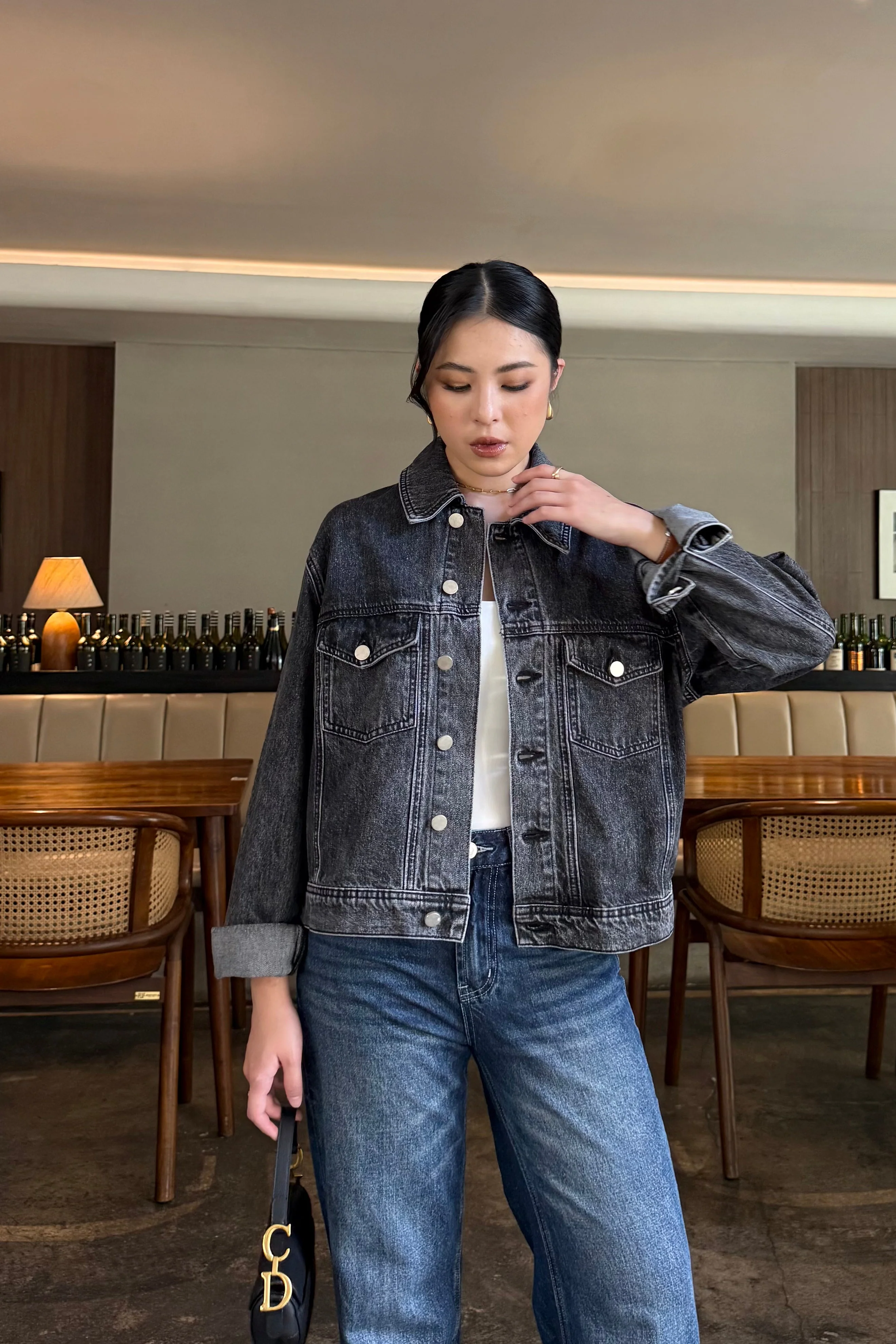 Denim Jacket - Atasan Wanita Comfy And Timeless Bahan Denim - Image 4