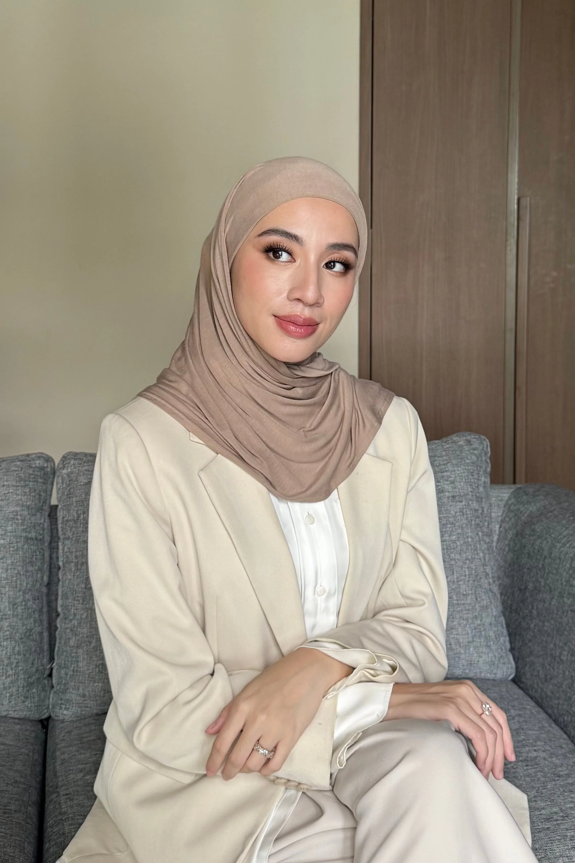 GG Inner Square - Hijab Wanita Segi Empat Bahan Tencel Premium - Image 13