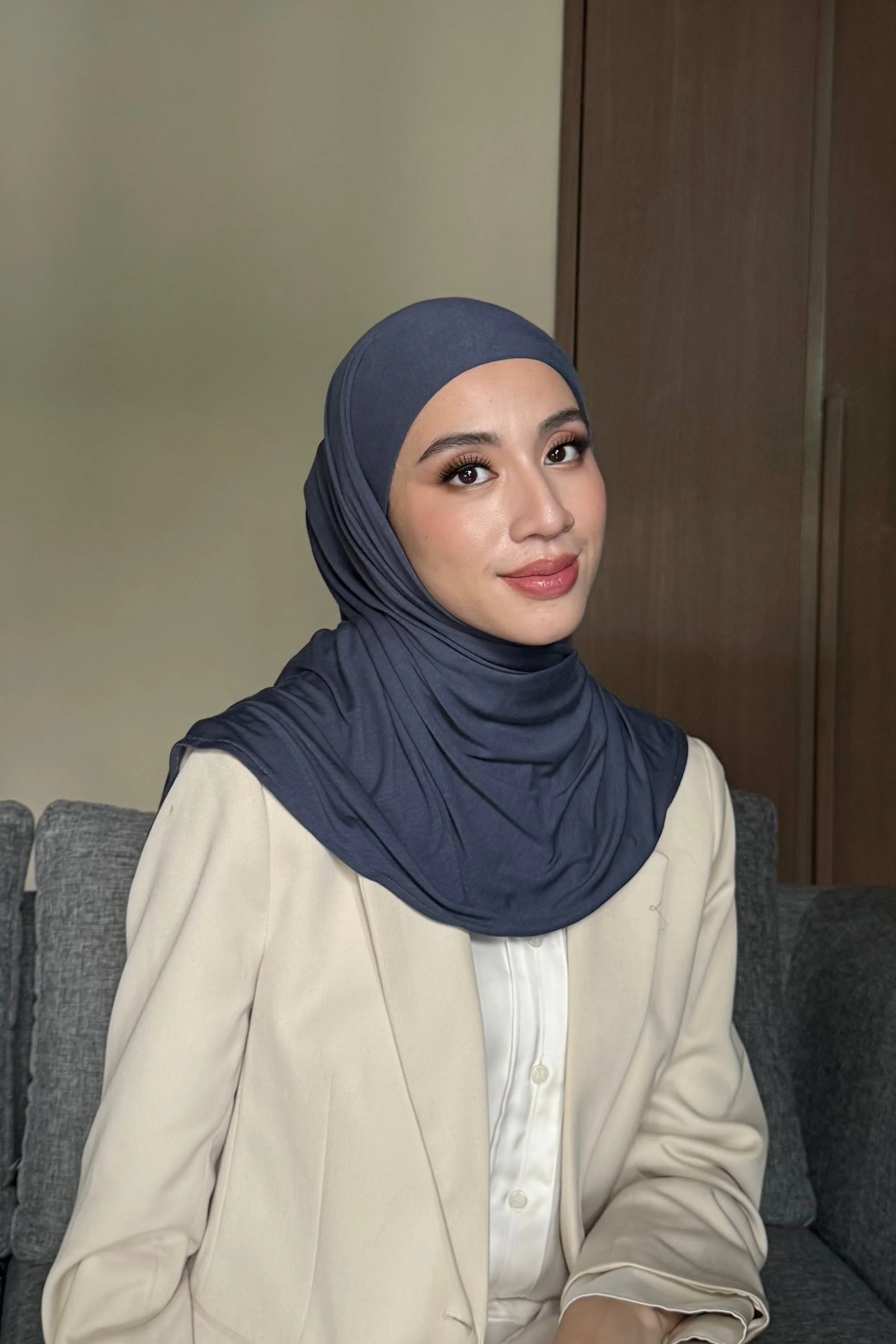 GG Inner Square - Hijab Wanita Segi Empat Bahan Tencel Premium - Image 4