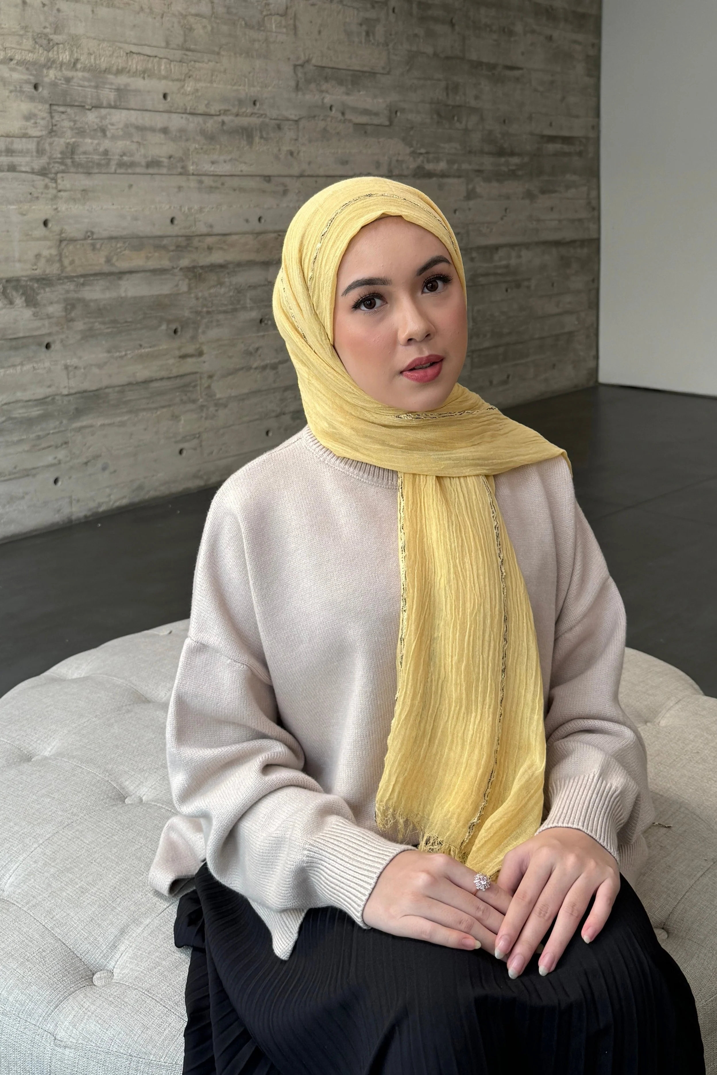 [DEFECT] - Hazela Pashmina - Hijab Pashmina Bahan Cotton Crinkle - Image 3