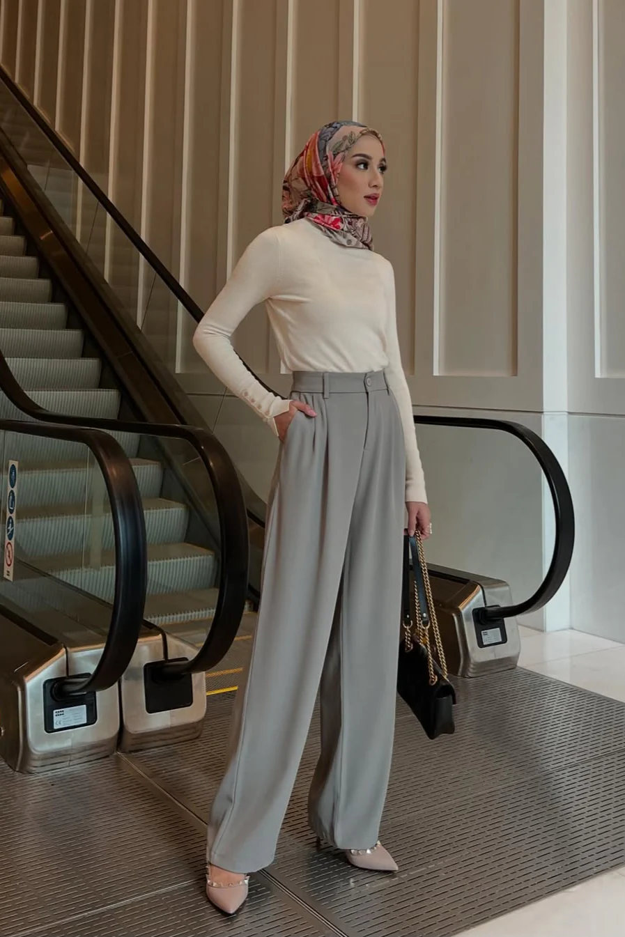 Lowee Pants - Celana Panjang Kantor Polos Trendy Wanita - Image 3