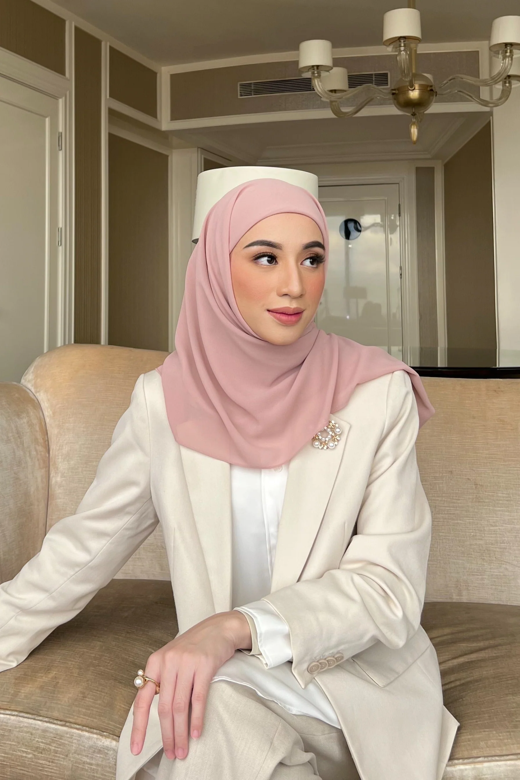 Mega Inner Square - Hijab Segi Empat Instan Polos - Image 8