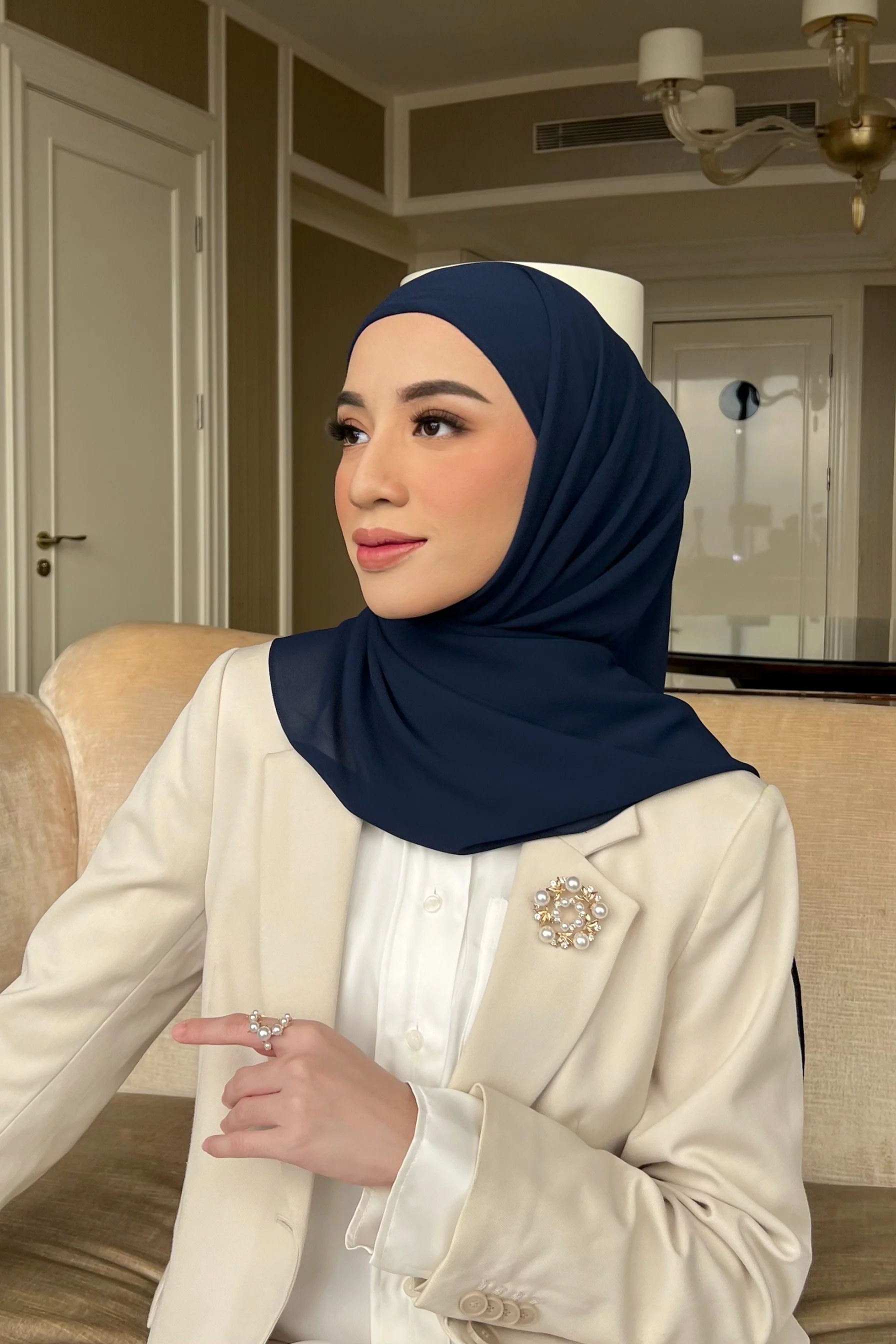 Mega Inner Square - Hijab Segi Empat Instan Polos - Image 9