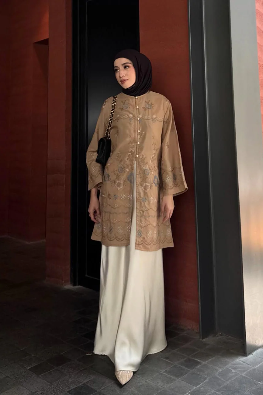 Rayana Tunic Series - Long Tunik Wanita Elegan Dan Mewah Bahan Cotton Spesial Hari Raya - Image 12