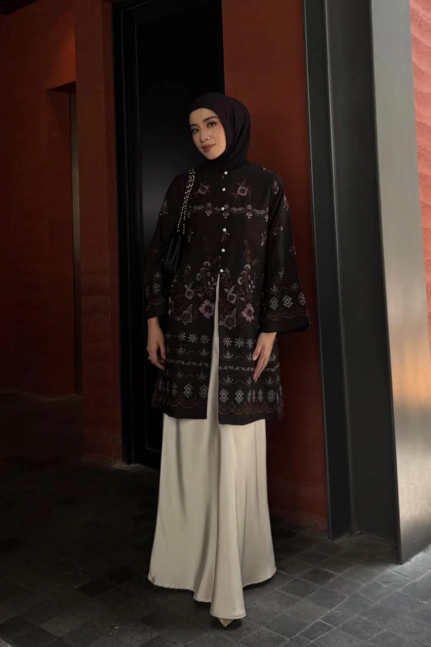 Rayana Tunic Series - Long Tunik Wanita Elegan Dan Mewah Bahan Cotton Spesial Hari Raya - Image 7